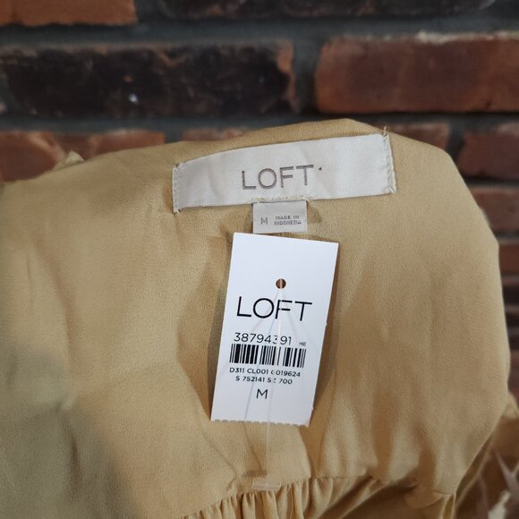 NWT Ann Taylor LOFT Smocked V-neck Peplum Cami in Soft Straw Neutral Women's M - Picture 8 of 8